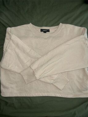 Forever 21 Light Cream Crewneck Cropped Sweatshirt